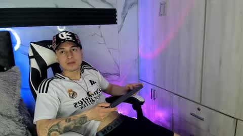 thiagoferrerohot online show from April 7, 5:15 pm