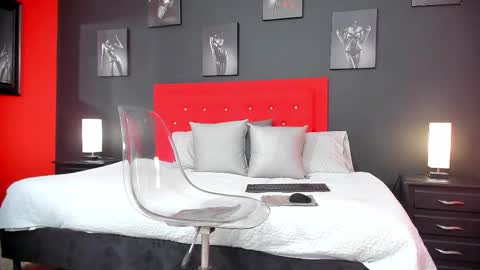 Thia Gomez online show from February 21, 5:09 pm