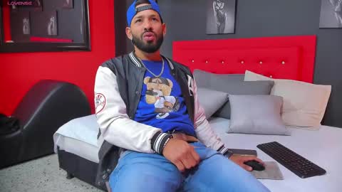 Thia Gomez online show from March 3, 12:28 pm