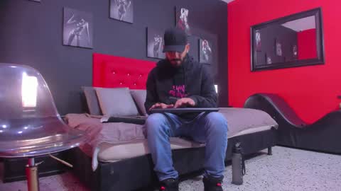 Thia Gomez online show from November 24, 12:37 pm