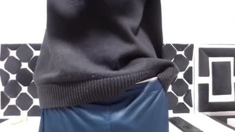 Thiago   online show from April 16, 9:39 pm