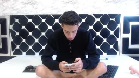 Thiago   online show from June 3, 2:33 pm