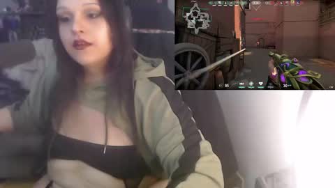 Snapshot of thiccfemme chatting on October 23, 4:03 am ThiccFemme online show from October 23, 4:03 am