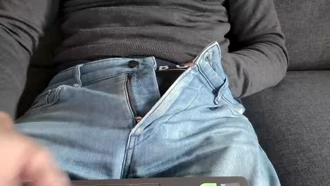 Snapshot of thickrum chatting on January 13, 10:14 am Thickru online show from January 13, 10:14 am