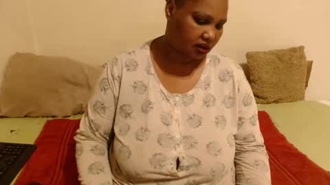 Snapshot of thicksexymellons chatting on September 28, 7:45 pm Pat online show from September 28, 7:45 pm