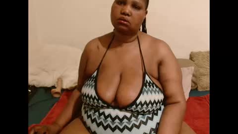 Snapshot of thicksexymellons chatting on September 21, 9:30 pm Pat online show from September 21, 9:30 pm