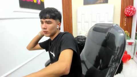  THIAGO COLLINS  online show from February 17, 11:04 pm