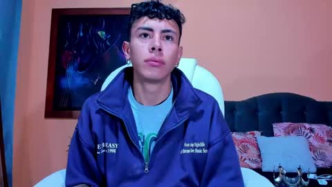 Snapshot of thiiago_tay chatting on December 4, 1:03 pm Thiiago online show from December 4, 1:03 pm