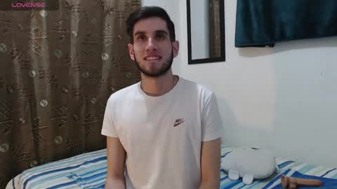 Snapshot of thiiago_tay chatting on October 19, 7:57 am Thiiago online show from October 19, 7:57 am