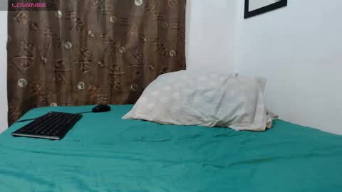 Snapshot of thiiago_tay chatting on September 19, 7:01 am Thiiago online show from September 19, 7:01 am