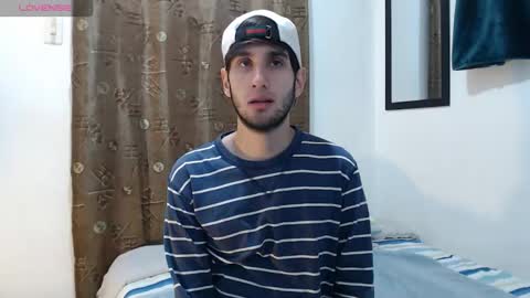 Snapshot of thiiago_tay chatting on September 29, 4:17 pm Thiiago online show from September 29, 4:17 pm