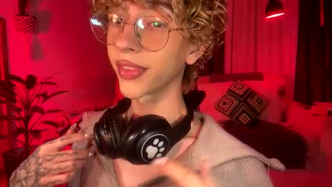 Damiano online show from April 24, 8:33 pm