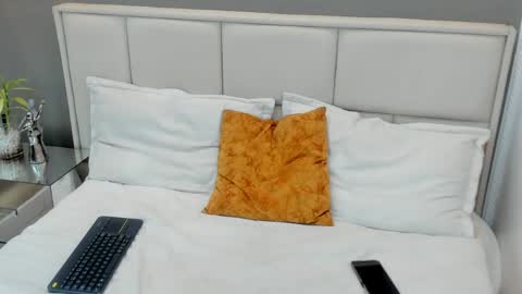 Thom online show from April 1, 5:54 pm