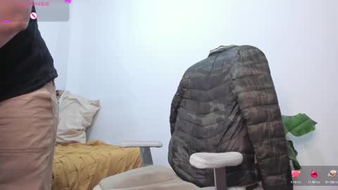 Snapshot of thom_ohtani chatting on September 26, 2:30 am thom_ohtani online show from September 26, 2:30 am