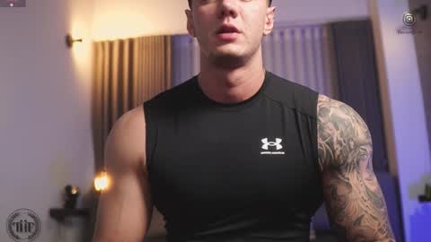 Thomas Falcon online show from October 22, 1:20 am