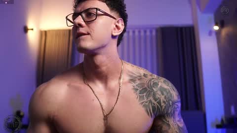 Thomas Falcon online show from October 3, 1:15 am