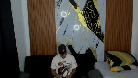 thomson_hot01 online show from December 21, 6:20 am