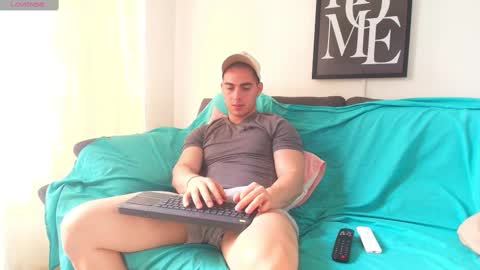 thomylov online show from March 7, 6:43 pm