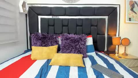 thriana online show from April 18, 2:35 am