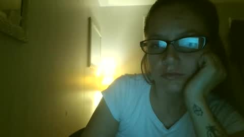 Snapshot of throatbabi34 chatting on October 20, 7:35 am throatbabi34 online show from October 20, 7:35 am