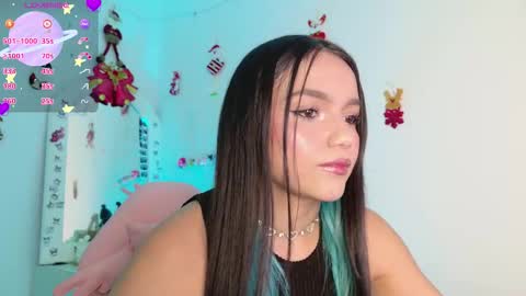 Tiana Le online show from November 15, 6:26 am