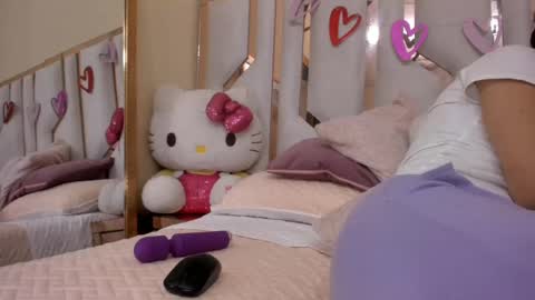    online show from February 11, 6:55 pm