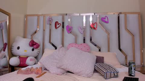    online show from February 8, 7:59 pm