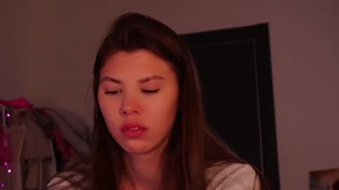 Im here on Fridays Saturdays Sundays  online show from January 5, 5:27 pm