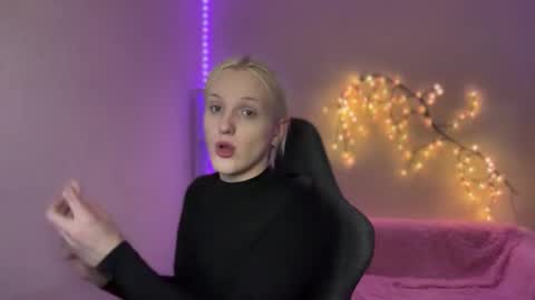 Amira online show from November 4, 11:11 am