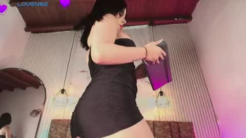 tiffany_johnson111 online show from July 9, 7:40 pm