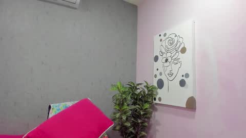 tiffany_mendez online show from December 1, 12:03 pm