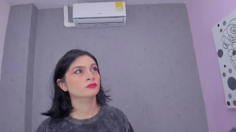 tiffany_mendez online show from November 11, 12:18 pm