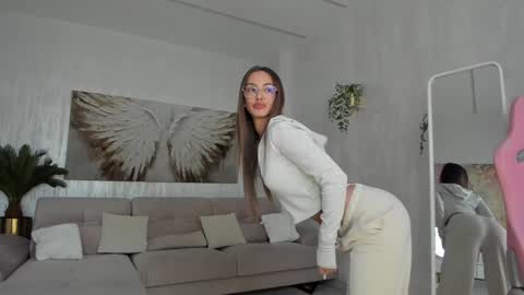 Tiffany Houston online show from February 13, 8:06 am