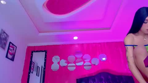 tiffanymackensyy69 online show from April 18, 10:10 pm