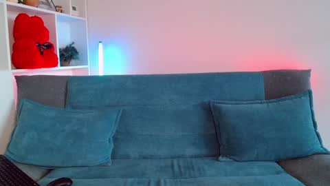 tiff online show from February 1, 8:39 am