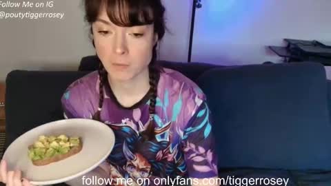   All my Links online show from April 3, 7:10 pm