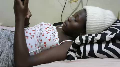 tight_pussie online show from October 30, 9:15 pm