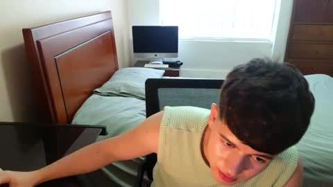 Snapshot of tightncuteass chatting on September 10, 7:04 pm Camilo online show from September 10, 7:04 pm