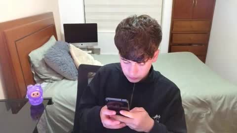 Snapshot of tightncuteass chatting on October 10, 12:27 am Camilo online show from October 10, 12:27 am