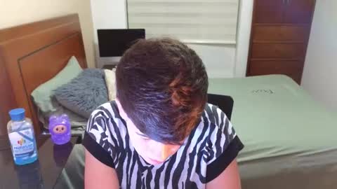 Snapshot of tightncuteass chatting on October 3, 12:42 am Camilo online show from October 3, 12:42 am