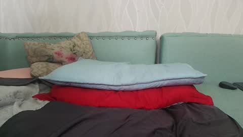 tiifany_y online show from February 10, 6:03 pm