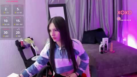 tiinajonus_ online show from June 12, 4:44 am