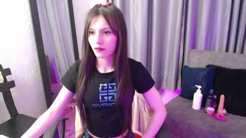 tiinajonus_ online show from April 22, 4:08 am