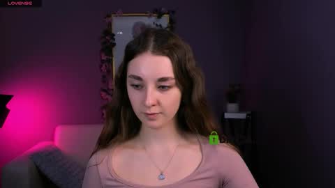 tina bright  online show from December 17, 8:26 pm