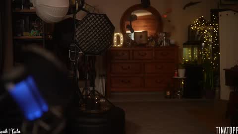 Snapshot of tinatopp chatting on September 20, 2:25 am Tina -  online show from September 20, 2:25 am