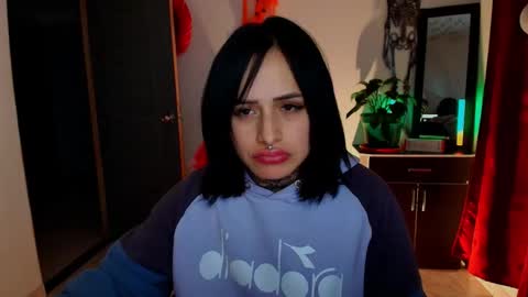 I AM BELLA  ----------- follow my  IG  TINNS 69 online show from October 17, 2:37 am