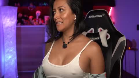 Snapshot of tiny_panther chatting on September 11, 5:09 am Ana Molly online show from September 11, 5:09 am