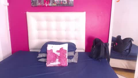 tiny_whore18 online show from October 16, 4:06 pm