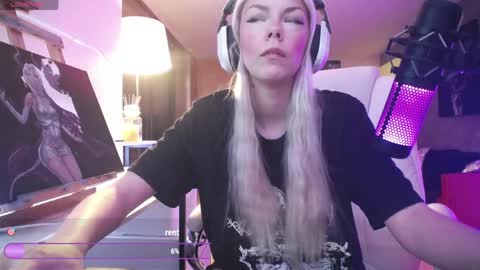 stage Kylie Sinner  brand CLITBAIT online show from April 20, 1:52 am