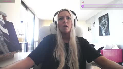 stage Kylie Sinner  brand CLITBAIT online show from June 4, 2:56 pm
